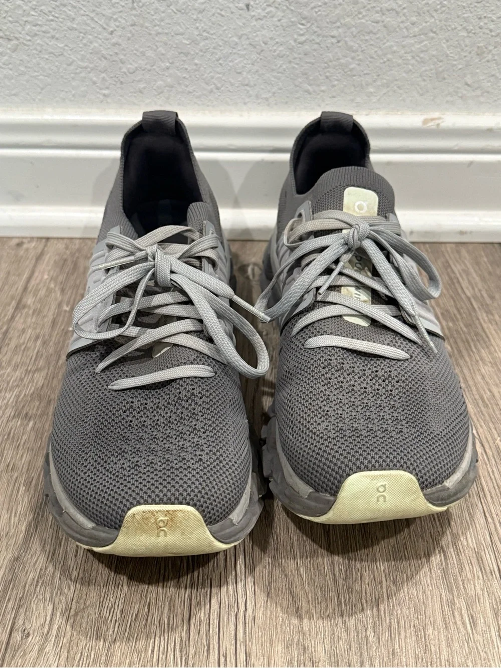 On cloud womens Athletic Shoes 7.5